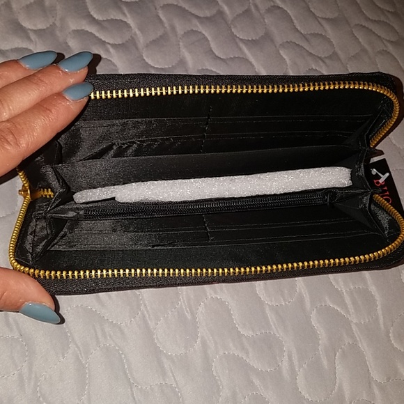 Embroidered wallet - Picture 2 of 4